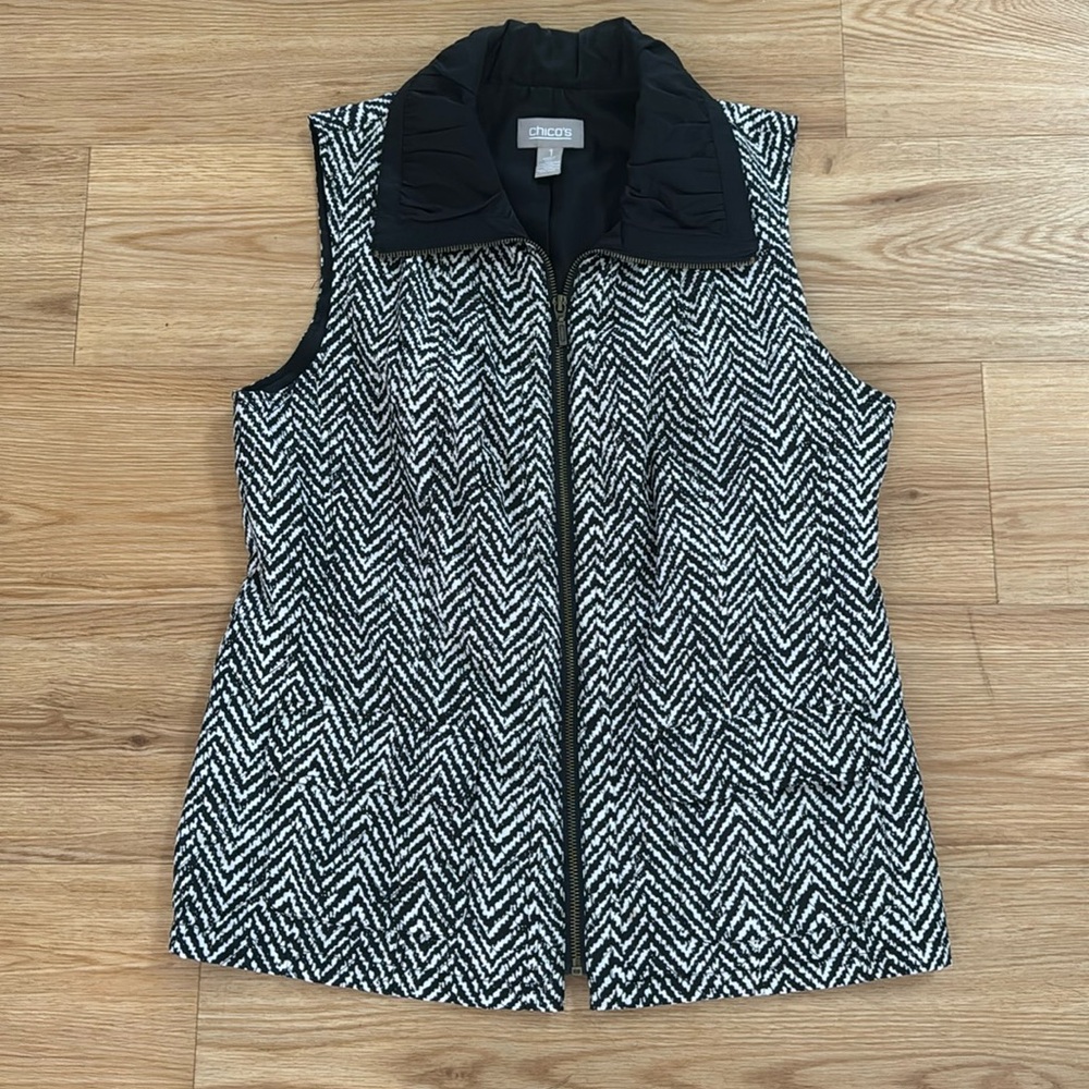 Chico's Black & White Herringbone Zip Vest